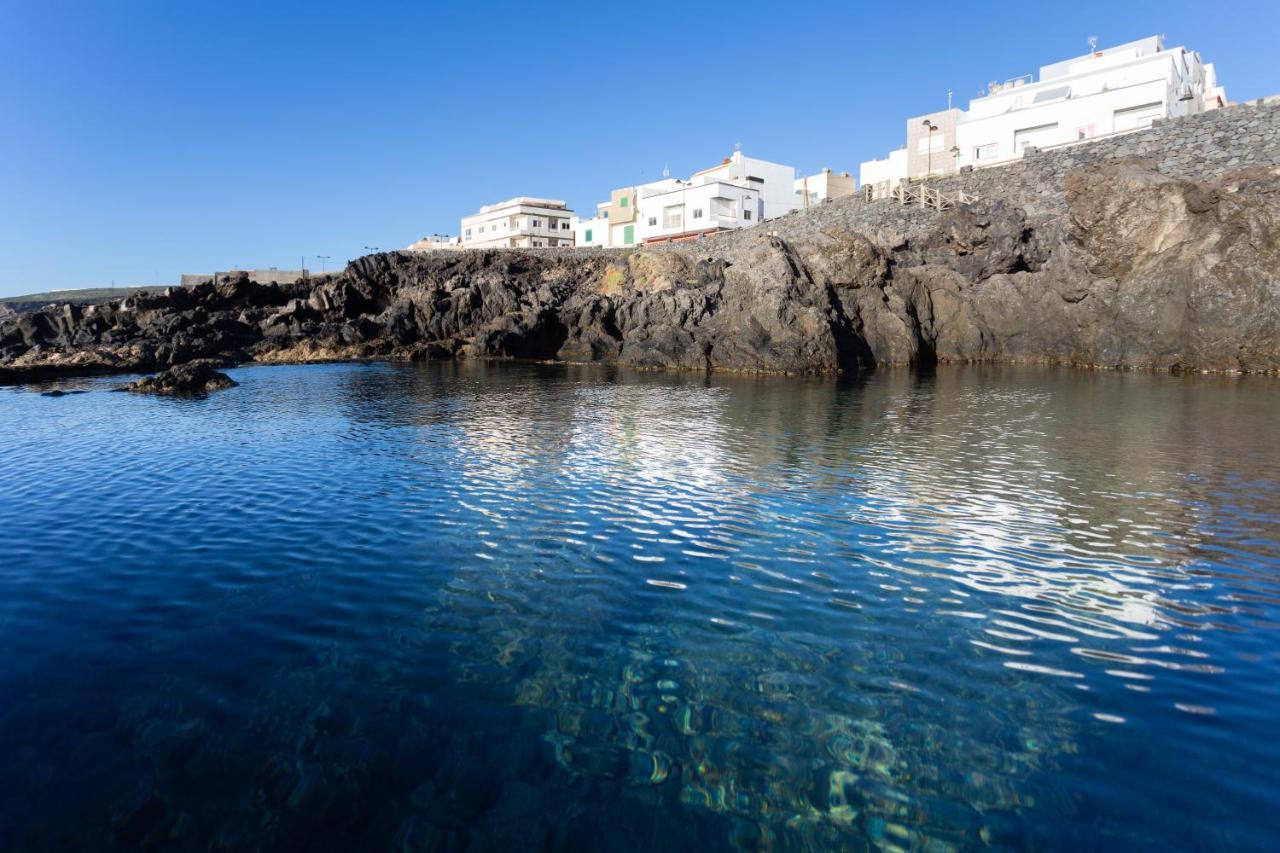 Home2Book Charming Sea Front House Эль-Эскобональ Экстерьер фото