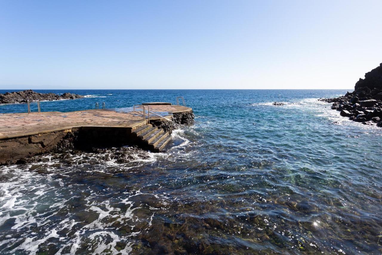 Home2Book Charming Sea Front House Эль-Эскобональ Экстерьер фото